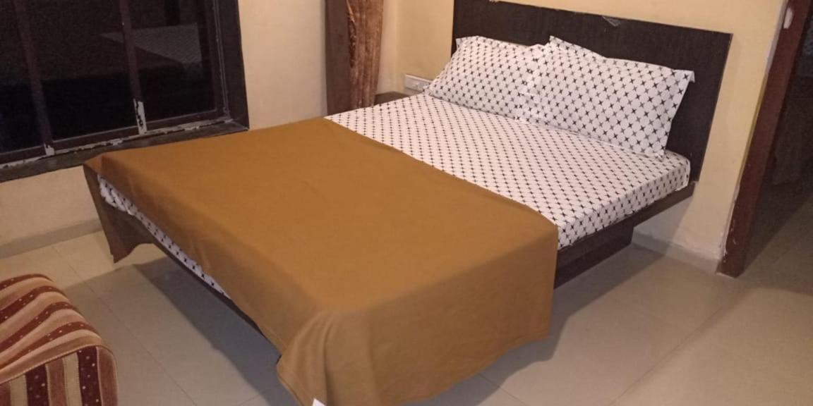 On Point Plaza Bed and Breakfast Murūd Buitenkant foto