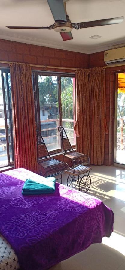 On Point Plaza Bed and Breakfast Murūd Buitenkant foto