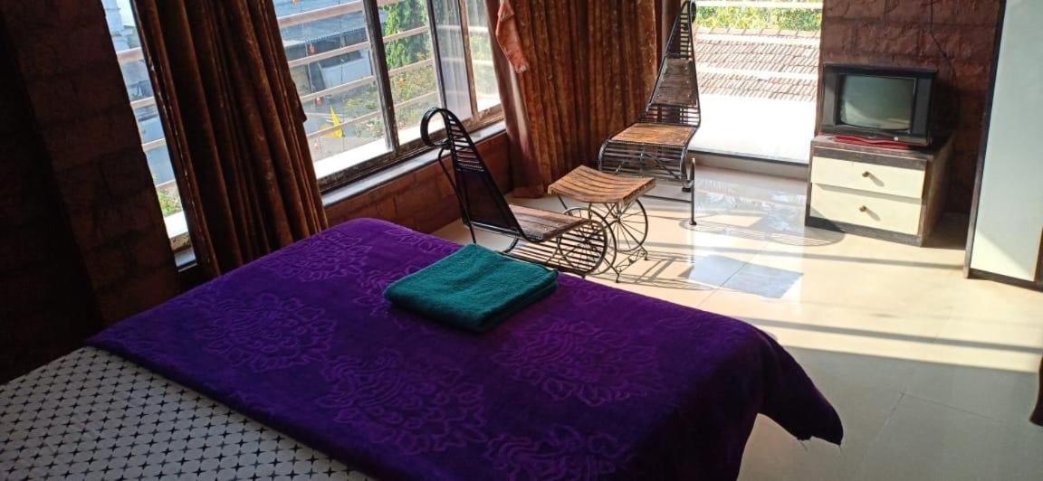 On Point Plaza Bed and Breakfast Murūd Buitenkant foto