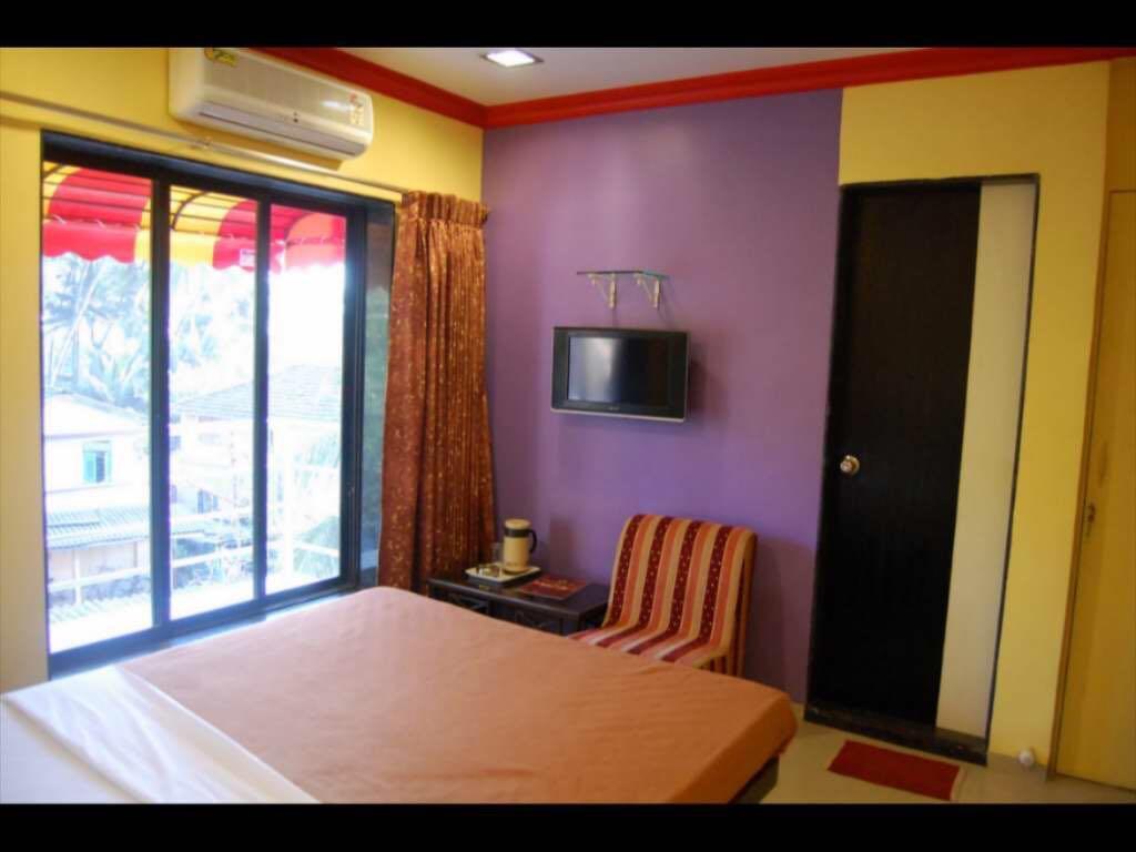 On Point Plaza Bed and Breakfast Murūd Buitenkant foto